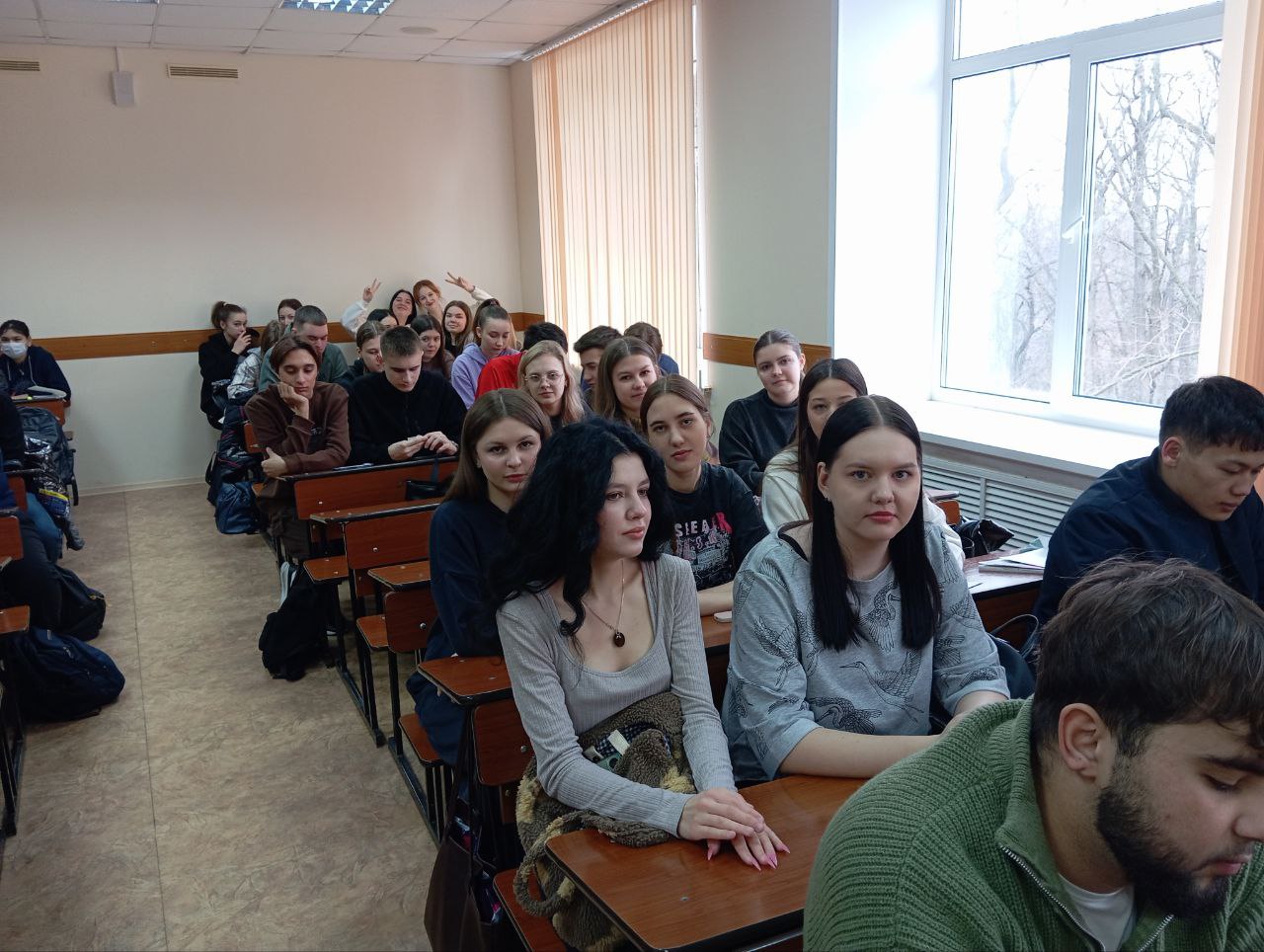 Беседа на тему Профилактика потребления психоактивных веществ в молодежной среде в группе 24ФПМ1